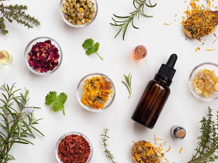 Áp dụng phương pháp ướp để lấy tinh dầu từ hoa