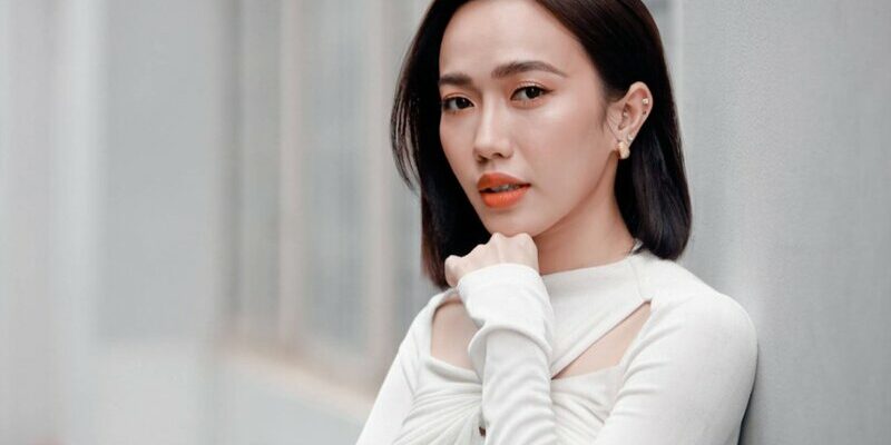 Diệu Nhi hẳn là cái tên hot nhất trong khoảng thời gian gần đây khi về chung nhà với Anh Tú. Vậy hãy vChiaSe điểm danh các bộ phim hay nhất làm nên tên tuổi bà xã Anh Tú nhé!